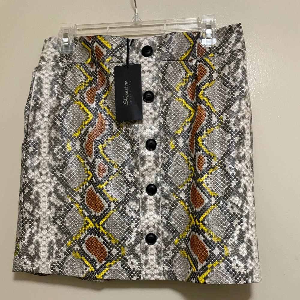ShineStar, faux leather skirt, snakeskin Print